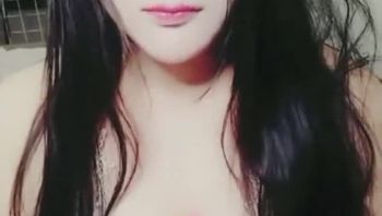 童颜巨乳大眼美女少妇勾引房东大哥做爱连续搞了两次