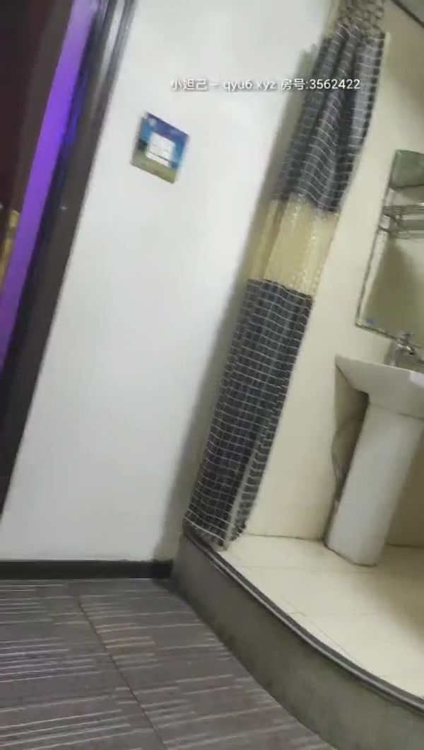 东北小老弟探妓窝》炒股为由4月30第一视角偸拍吊钟大奶熟女全套服务强烈要求无套射腚沟上