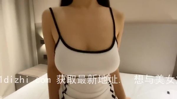 乳控福利!第一视角近距离展示完美巨乳,全程高能