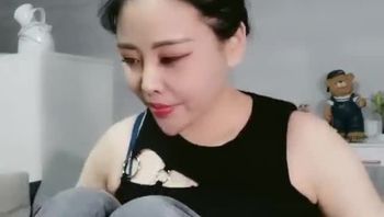 人生中第一次3P——03年妹纸[12P]