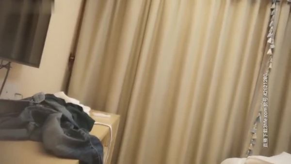 村长嫖妓~大叔熏衣草主题酒店约炮长发年轻漂亮美眉互舔热身各种姿势啪啪