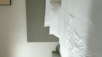 李会长约到的人妻美少妇，活好不粘人口交棒棒哒，奶子不小被会长各种爆草抽插随意揉捏大奶子叫声可射~