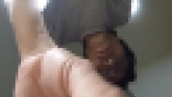 离异良家小少妇约见网友吃饭故意灌醉带到宾馆玩弄奶子又大又圆还是无毛一线天馒头B无套内射