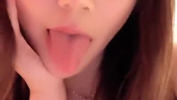 小姐姐无内黑丝油亮闺蜜豆奶互舔[72P]