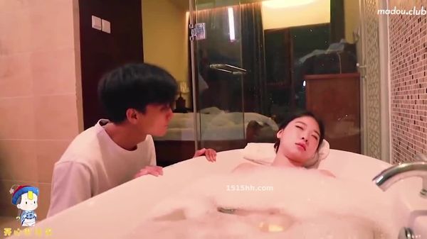 kxg0002-哥哥强行插入正在洗澡的妹妹