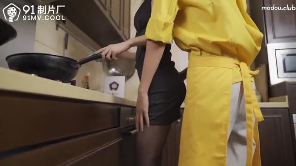 中华料理ss你压榨我工资s我偷情你的老婆