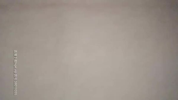 学舞蹈的烈焰红唇性感美女和平头男酒店啪啪,又骚又漂亮,边和男的操边说：每次男友射完我都还在流水! 