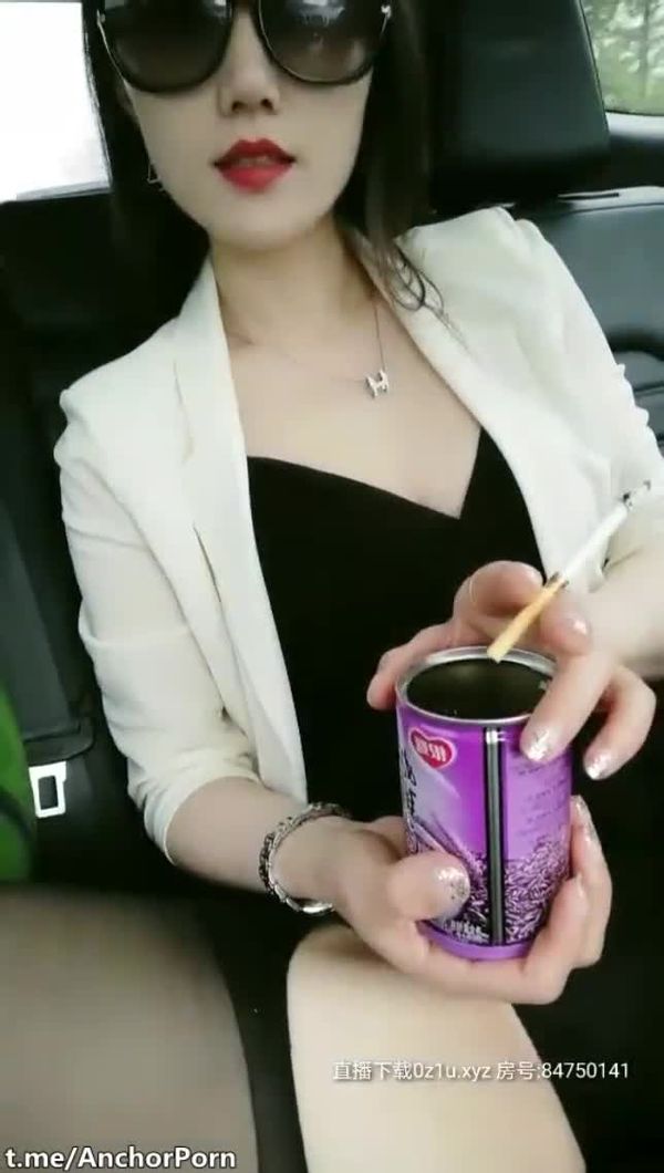 浪逼淫妹!美少妇和炮友驾车户外野战