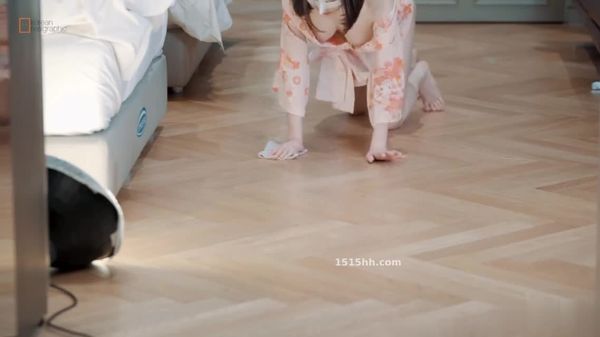 精品福利!极品美少女家政服务福利写真