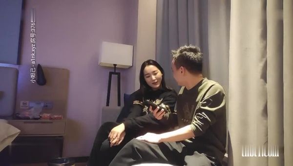 步宾】深圳大圈外围,小马云约清纯175车模,高颜值明星脸,4k设备,完美角度偷拍