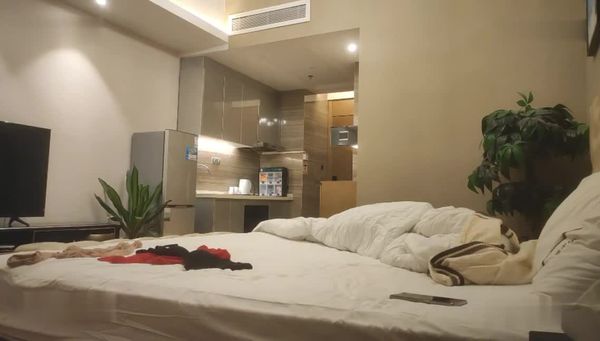 我有一台拖拉机,精品少妇人妻,中途掉线,激战继续,胖子好久没做,干得过瘾,骚货浪叫不止求饶