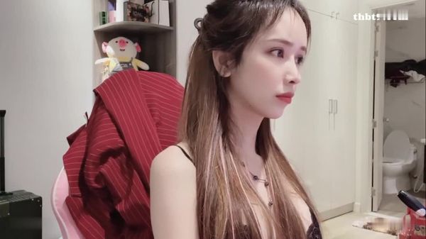磅!初恋女神怦然心动【ANNA102】柳腰翘臀黑牛跳蛋自慰好久没有这么漂亮的御姐了!1