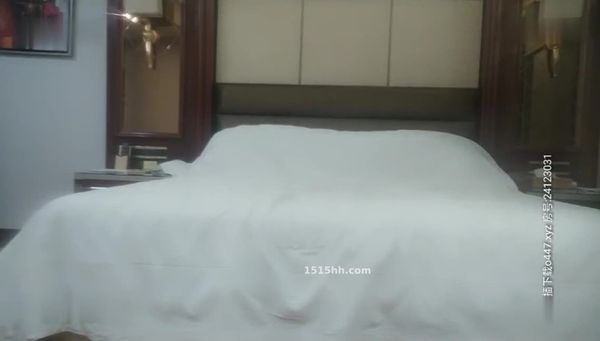 全国酒店酒店约啪上门妹偷拍,带着黑丝和制服,亲和力不错连干两次,后入插得妹子受不了(1)