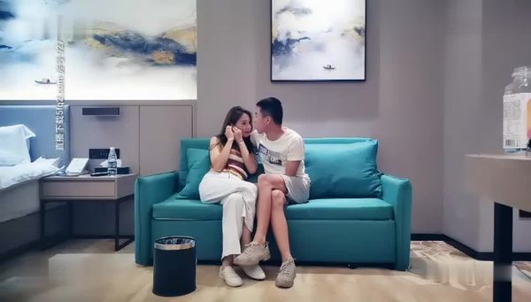 总全国高质量长腿外围妹子tp啪啪,脱光沙发调情扣逼换上情趣装黑丝,69口交大力猛操