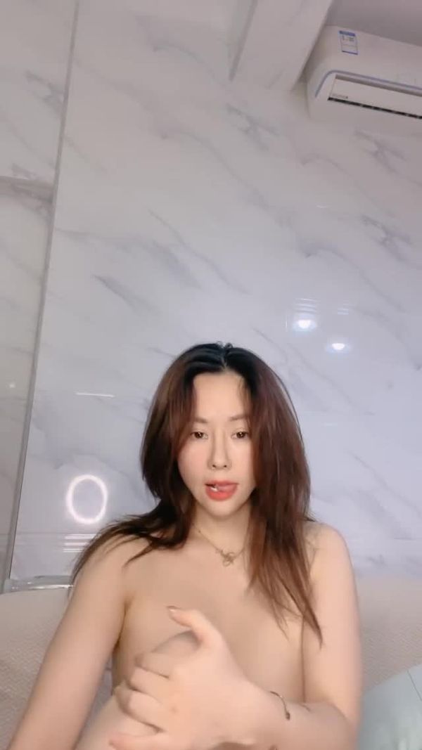 极品御姐黑丝高跟露脸精彩大秀直播诱惑狼友,听指挥揉奶玩逼各种风骚展示,掰开逼逼给狼友草舔弄假鸡巴好骚