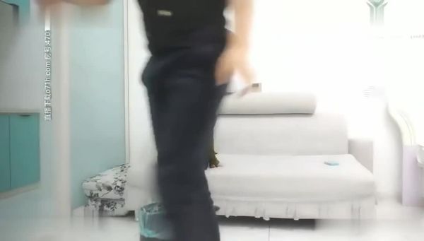 二哥午夜性感短发妹子啪啪,情趣装口交上位骑乘猛操