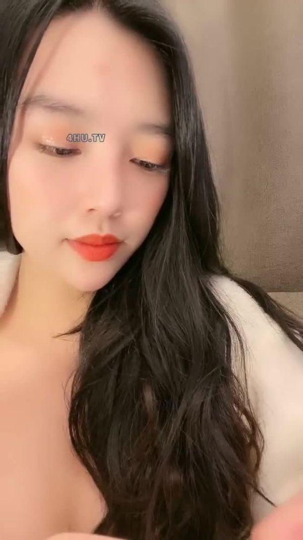 大波浪性感红唇女神!齐逼牛仔短裤!强烈要求大秀一波,全裸抖动大屁股,浓密逼毛骚穴掰开特写