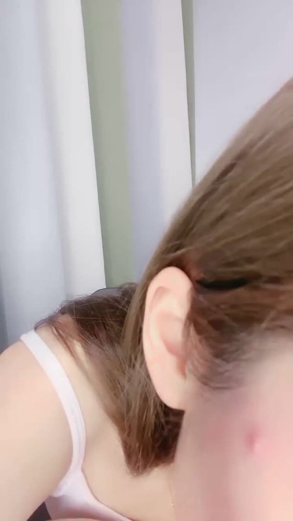 新人下海颜值女神!道具自慰炮友操逼!肥唇骚穴跳蛋震动,抓起屌吸吮口活很棒,骑乘位爆操骚穴