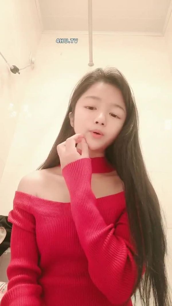校花女神性感黑丝露脸在厕所偷偷的挣狼友的压岁钱,听狼友指挥揉奶抠逼,把自己搞到高潮喷水舔弄手指好骚啊