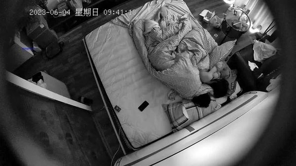 【酒店偷拍】雪白學生妹,跟男友周末開房,連續幹了幾炮,對白清晰,大學生的快樂性福生活,令人羨慕-5