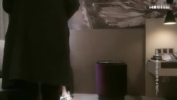 【雀儿满天飞】3000约炮清纯学生妹,肤白貌美身材好,美乳耸动温柔体贴