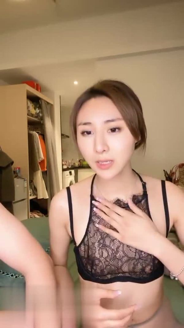 骚骚小少妇情趣耳朵灰丝 69姿势口交舔屌上位骑!乘,抱着屁股一下下撞击