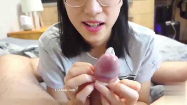 刘 玥!诱惑打游戏的男朋友