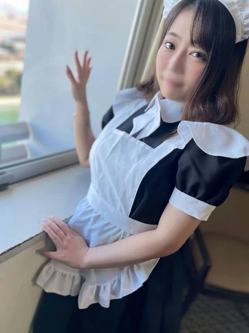 FC2 PPV 3485416 超积极的で小柄な可爱いノーパンメイドちゃんによる たっぷりご奉仕中出しセックス