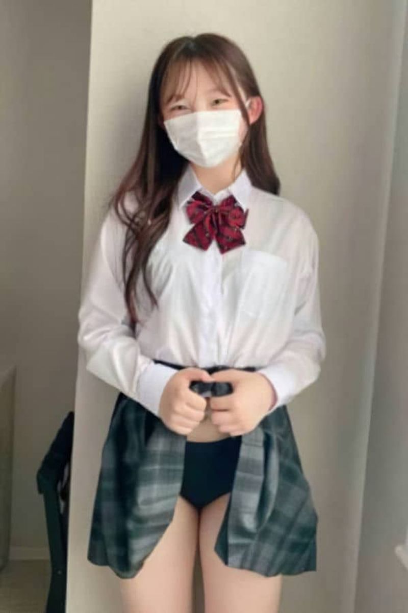 FC2 PPV 3508291 【#100】地方に住む无垢学生の初めて贳いました 若く感度の良い肉体は触るだけでビクビク 最后は白くて爱らしいおっぱいに精