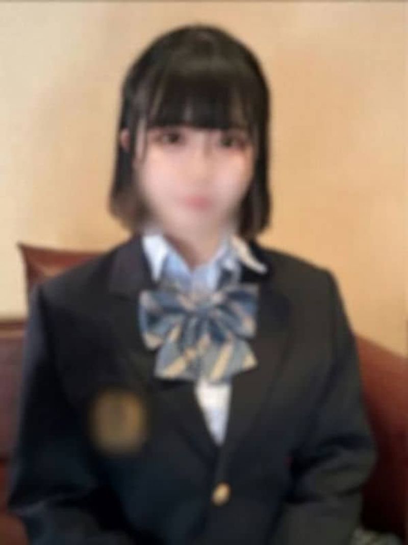 FC2 PPV 3582425 たぬき颜巨乳好き必见 攻められるのが大好きなんです アイドル级の可爱さ Fカップ现○の人生初中出し 颜の可爱さは保证します