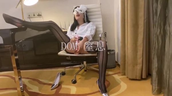 36.接受肛交开发的女3神sab—女神sab进过长期洗脑控制,约在酒店,一进门就看到这一幕,无脑服从后,骚气越来越逼人了!