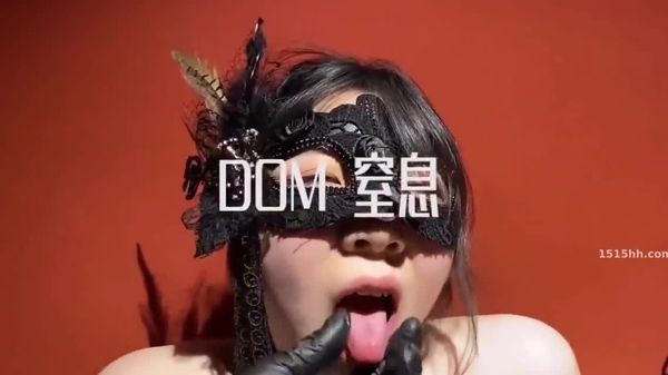 享受无脑服从后的精神快r感,在性方面往往事与愿违不够主动,今天我们开发的是大学生乳环sab,先提高阴道与阴户的敏感度。