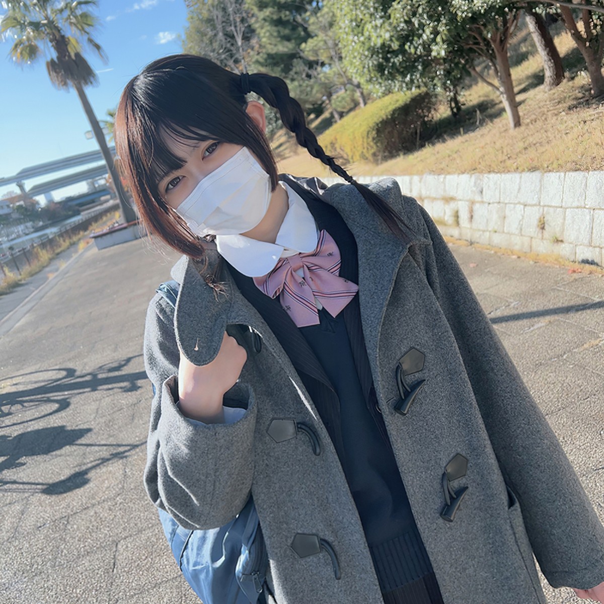 (FC2) 初撮影・颜出し！！黒髪ゆるふわツインテールのロィな女生を放课后に呼び出し2人だけの秘密の行为・・・もう帰る时间だけど门限20时ま