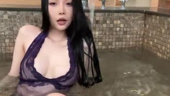 [露脸反差]白皙动人女友、奶子硕大坚挺、身材窈窕、而且又骚又听话、满足男人暴露女友的癖好[31P]
