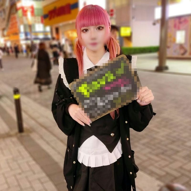 【初・顔出し】秋葉原で働くコンカフェ嬢。お仕事終わりにほろ酔いでハメ撮り遂行。同人誌のような潮吹きに興奮が止まらず聖なる膣穴に2