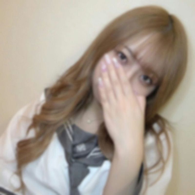 【制服&スク水】派手髪で大人っぽいコ。じつは「げ ん えき」こっそり中だし2発射。最高なセフレを見つけた話。