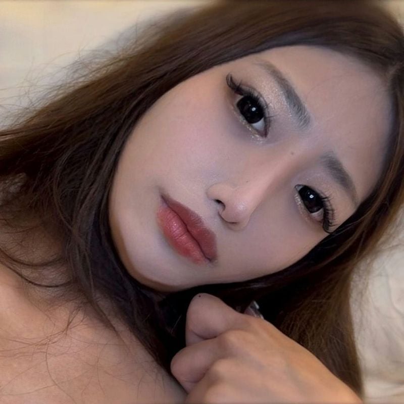 【无】もはや2次元の规格外スーパーボディ!完璧に仕上がった美巨乳神スタイルの持ち主えみちゃん!群を抜いたスレンダークビレFカ