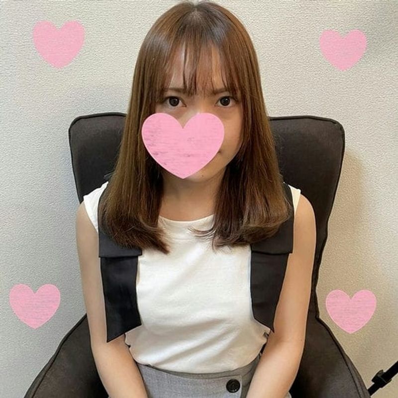 【顔出し】【モ無】乳首がピンク!まんこもピンク!野獣のようなフェラ!激しい生中だしセックス!