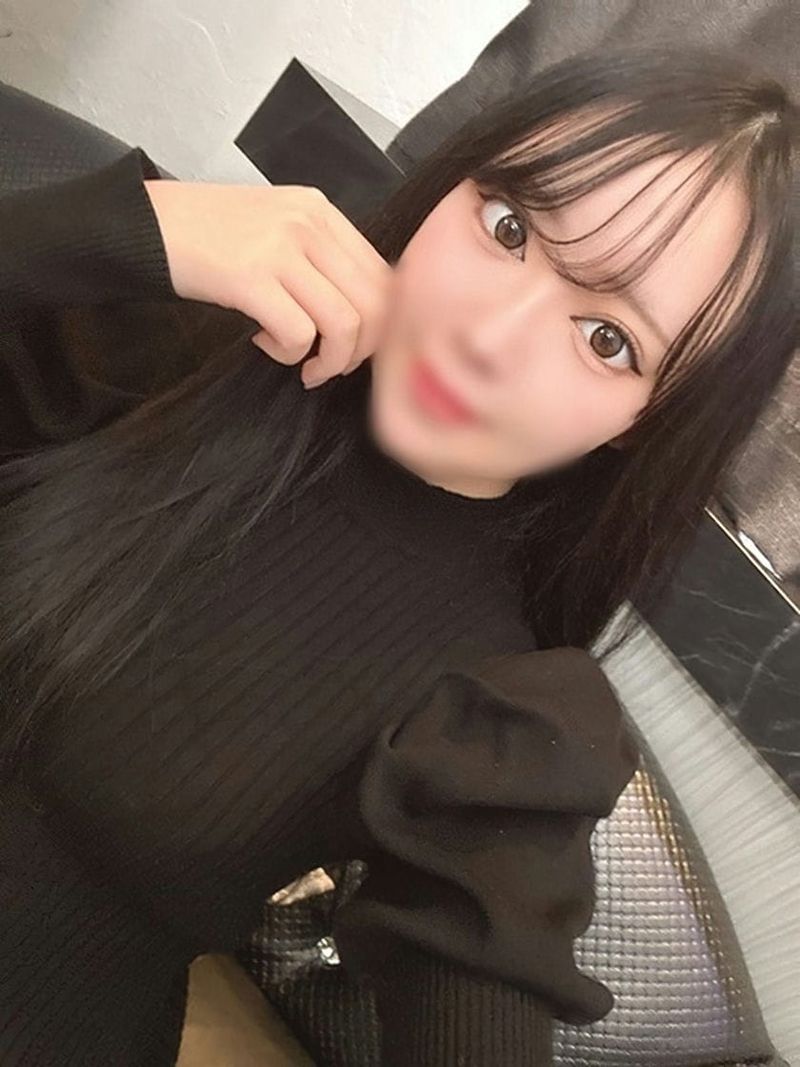 容姿端麗!一流ホテル受付嬢!美乳と美脚さやかちゃん。男性経験少なくぎこちない素人感満載のウブウブなエッチを晒しちゃいます