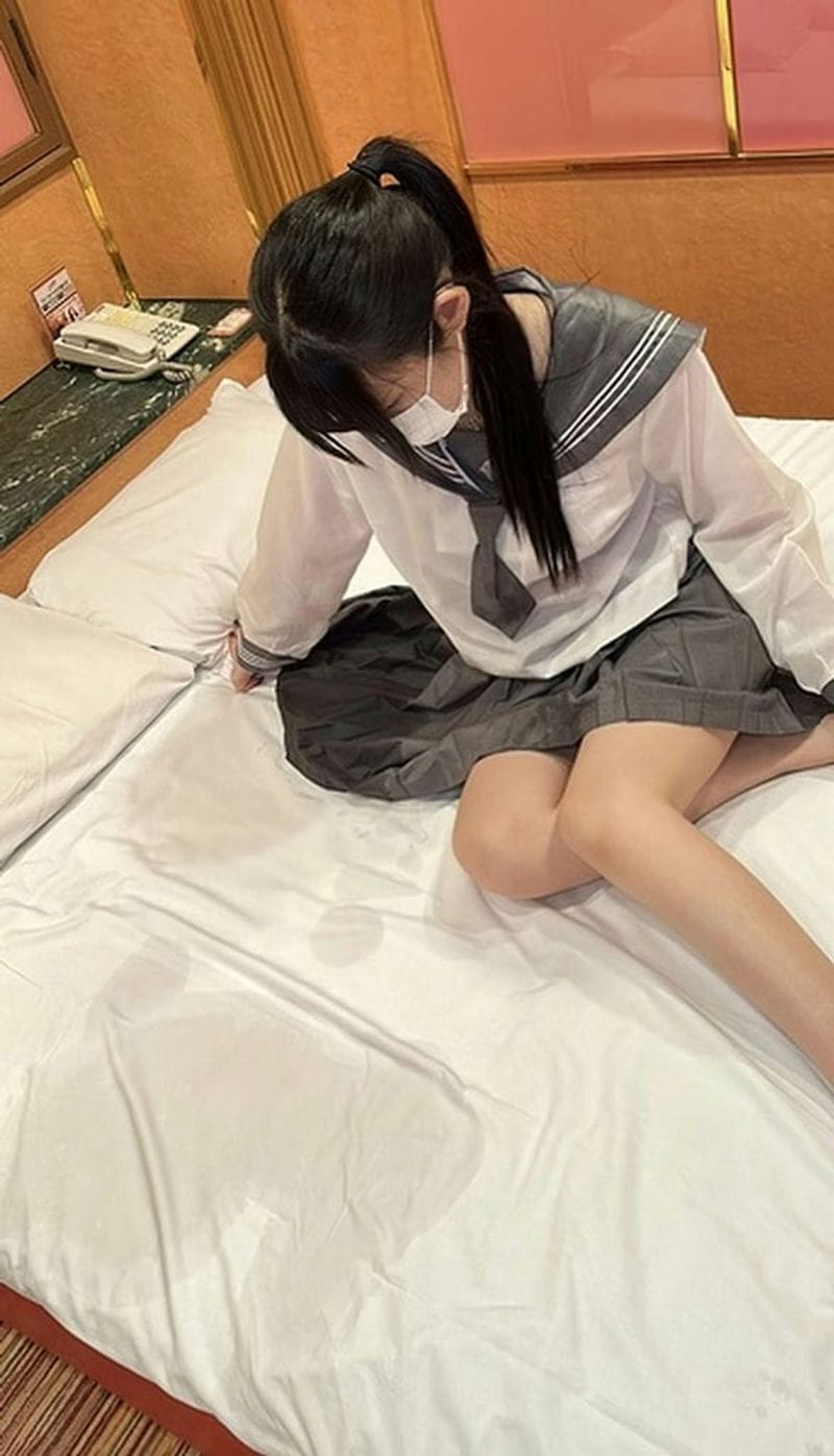 シーツもマットレスもびっしょりこんなに感じたSEXは初経験!