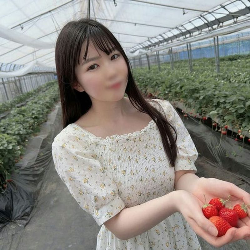 初撮影・顔出し!我慢して我慢して我慢しきれなかった白く輝き透明感際立つ美肌と白桃Gカップ美巨乳悩殺ボディ・キツく締めつける