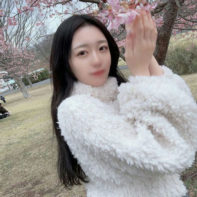 初撮影・顔出し!国立大学に通いカフェで働く現女大の美女は黒髪清楚で控えめだけど実は性欲が強い!清楚なギャップと羞恥と本気汁に