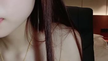 《和嫂子同居的日子》 - 第十三章 唐唐是女的