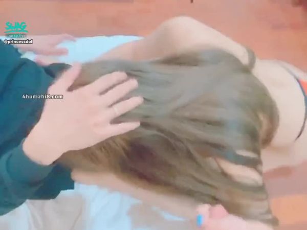 娃娃❤️翁雨澄 客房服务误闯直接变成3P