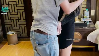 这位性感的拉脱维亚美女她迷人的乳房，那丰满的臀部[28P]