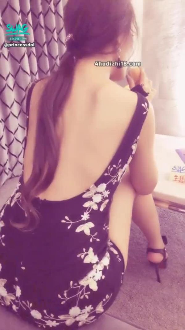 娃娃❤️翁雨澄 经典收藏系列六强上女主播!被导播要求露著奶头播新闻!在观众面前被狠射满脸精液