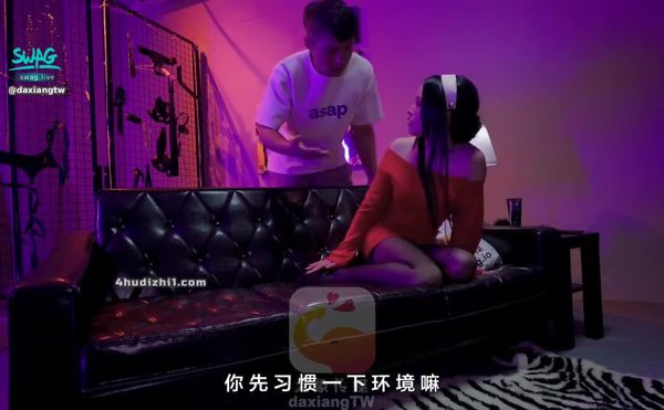 大象 《正片》巨乳coser巧遇路边搭讪张开大腿转职成淫荡AV女优