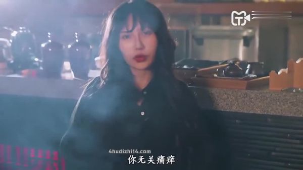 大奶妹在pu喝醉,爽到旁边的男生