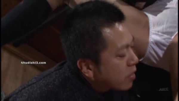 硬上辣2妈强制口爆她没想到还湿了j