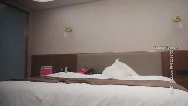 啪啪风骚熟女深夜第二炮翘起大屁股